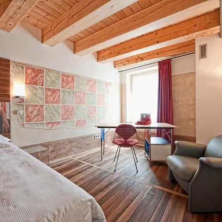 Ξενοδοχείο Veronesi La Torre 4*